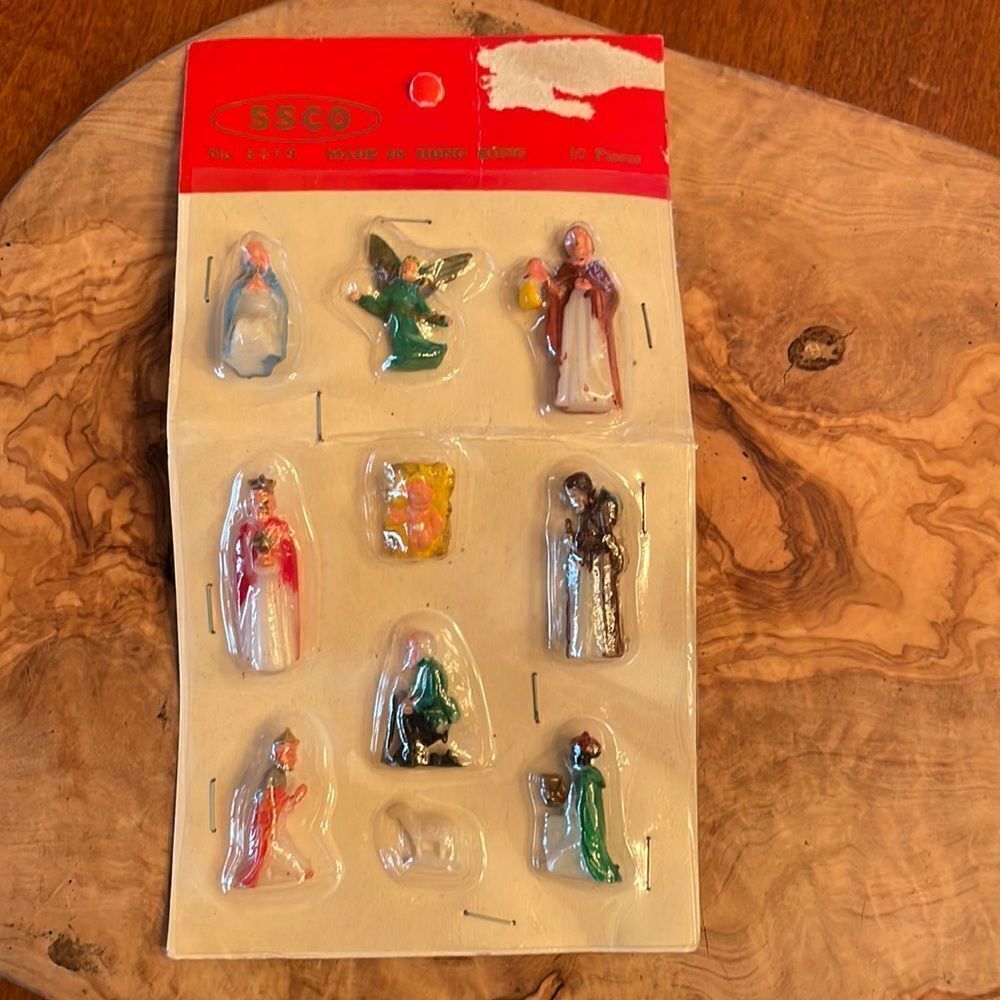 NEW. Vintage Miniature Plastic Nativity Set